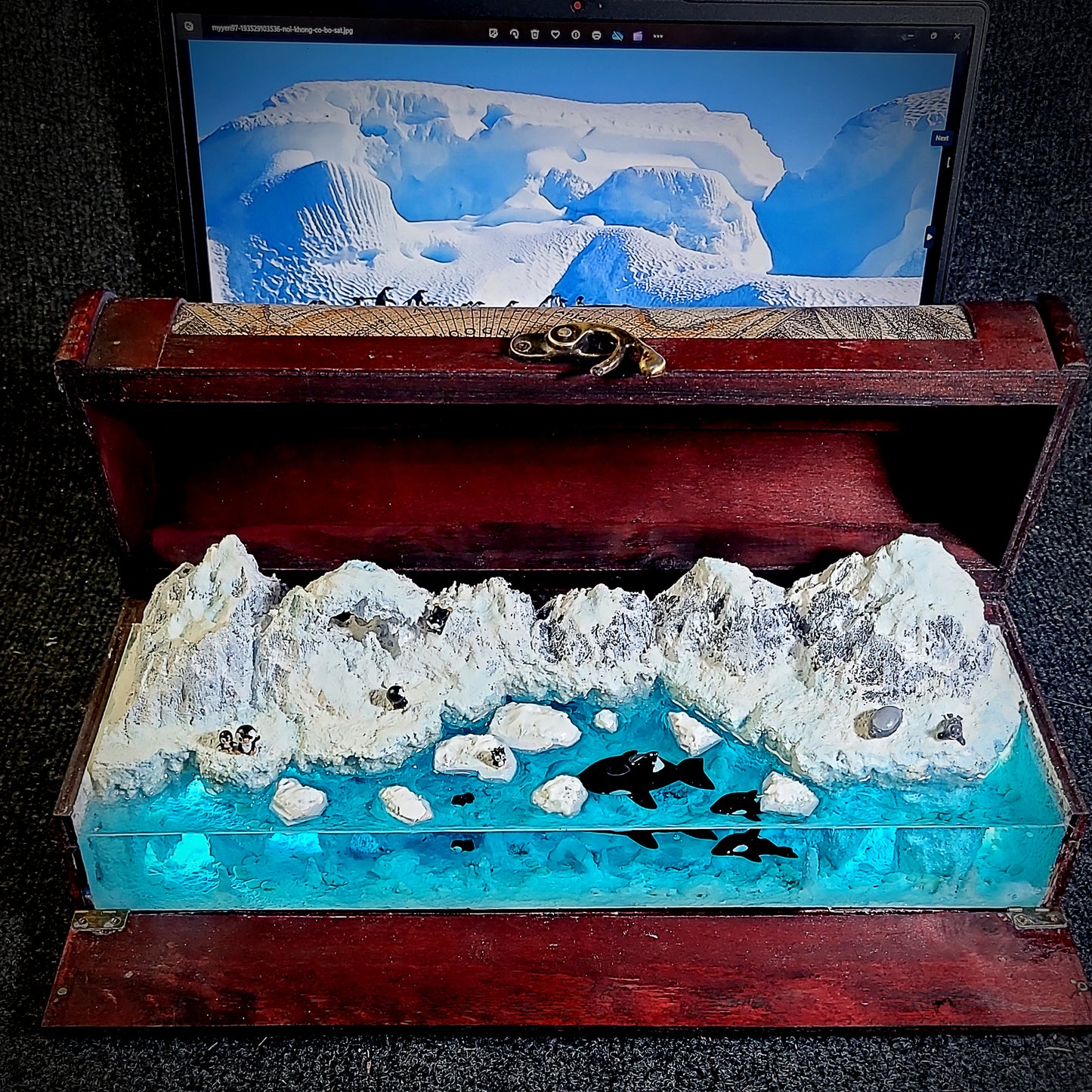 Penguin Night Light