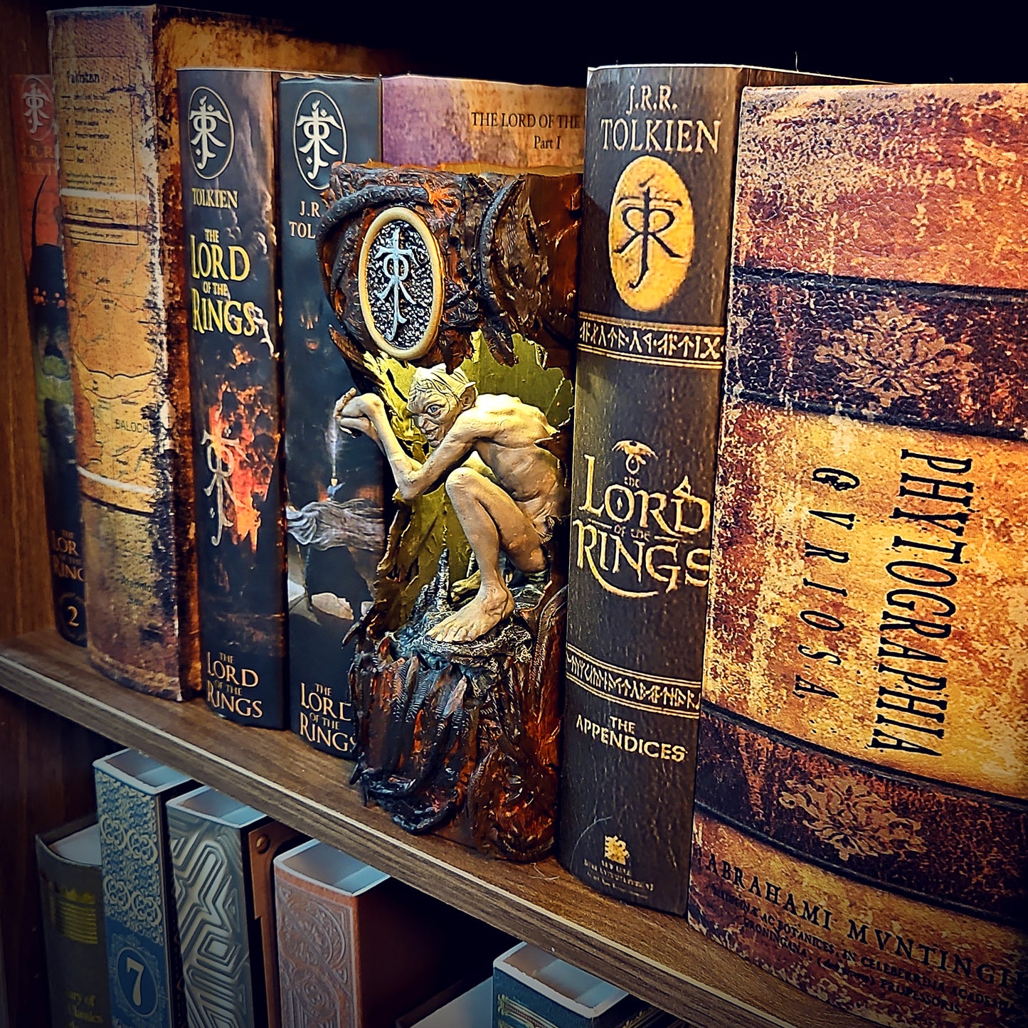 LOTR Book Nook – Handmade Diorama ( Golum )