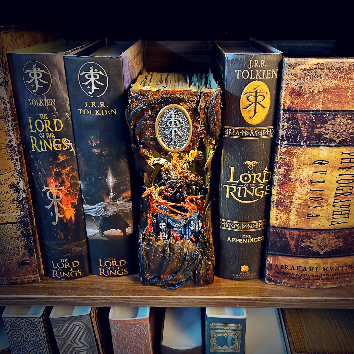 LOTR Book Nook – Handmade Diorama
