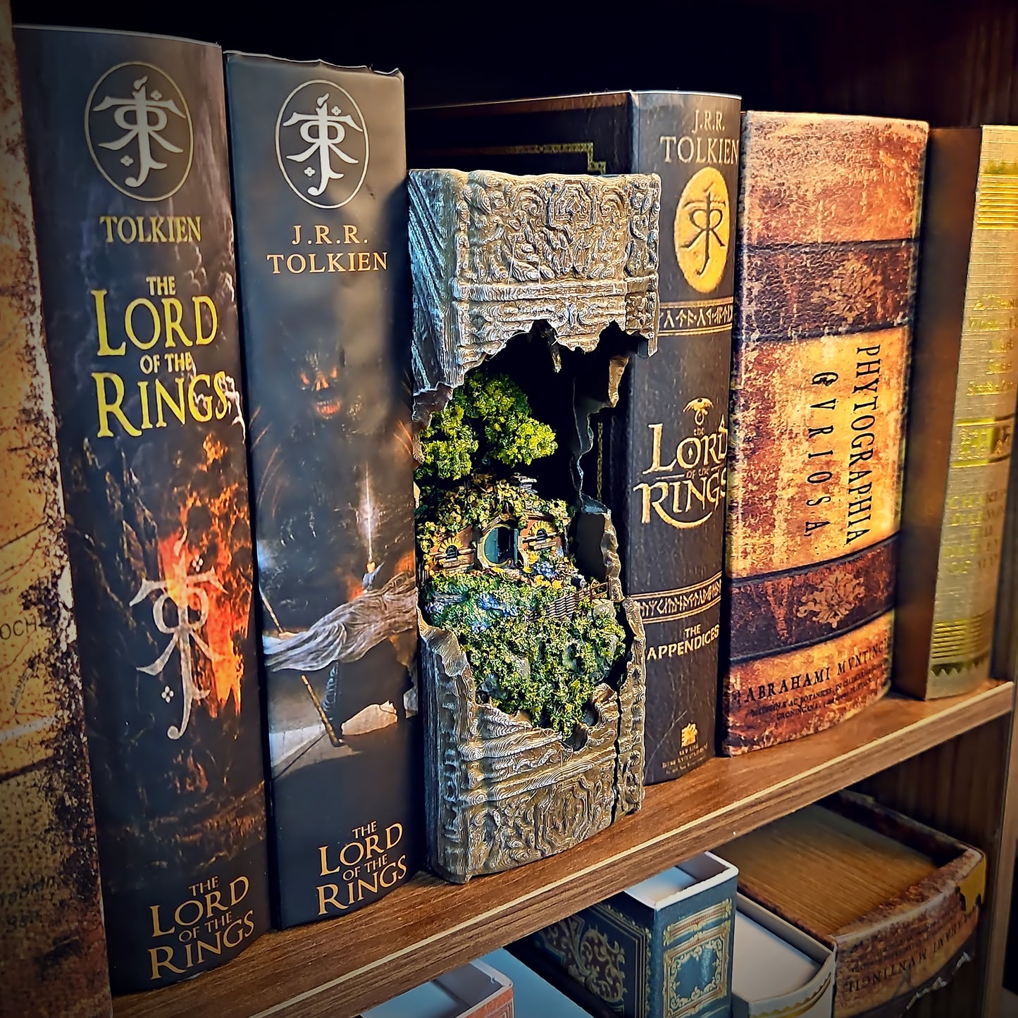 LOTR Book Nook – Handmade Diorama ( Hobbit )