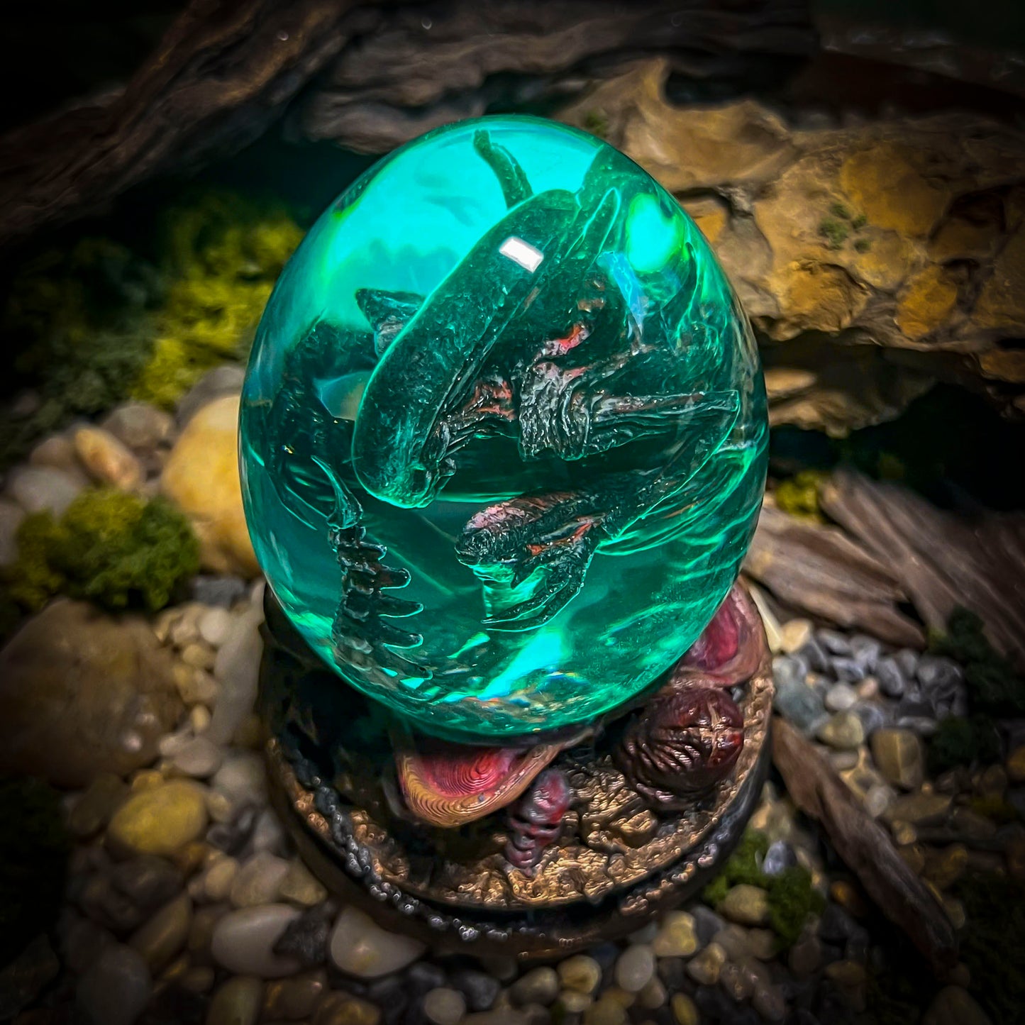 Space Monster Hatchlight