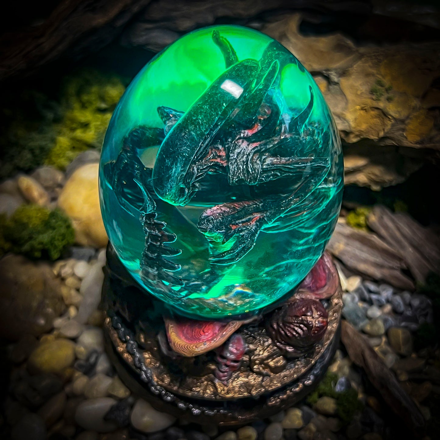 Space Monster Hatchlight