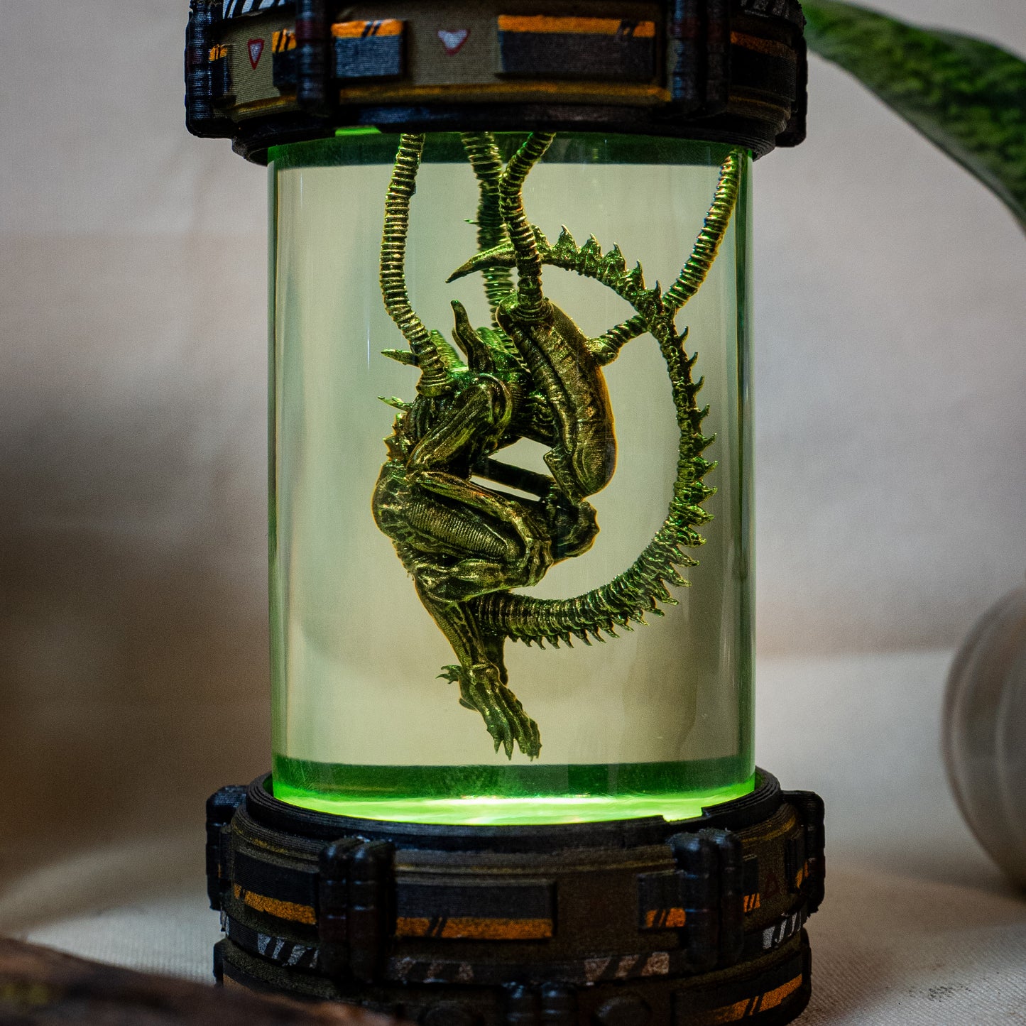 Alien Xenomorph Biolab Resin Lamp V1