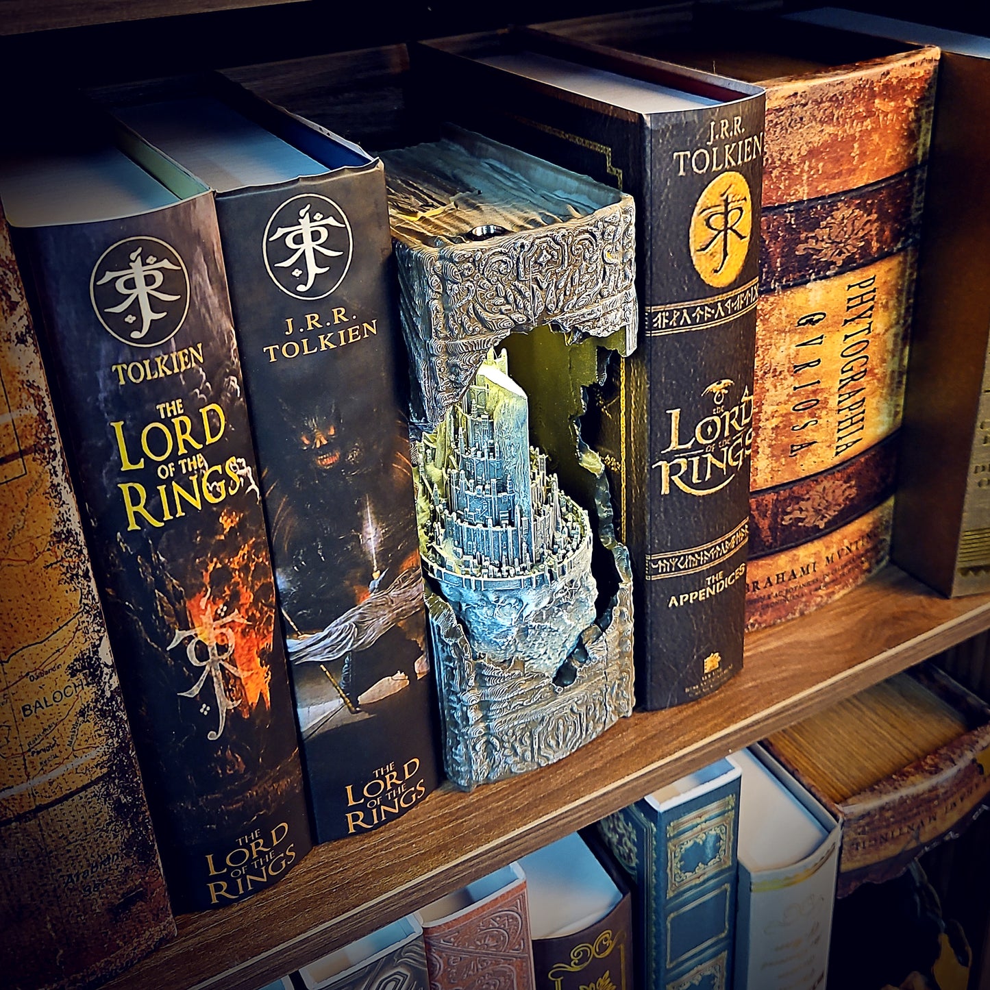 LOTR Book Nook – Handmade Diorama ( Minas Tirith )