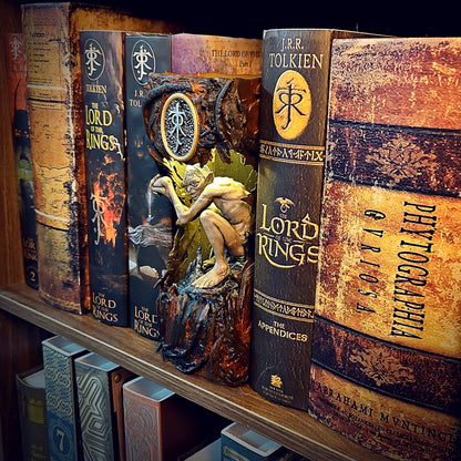 LOTR Book Nook – Handmade Diorama ( Golum )