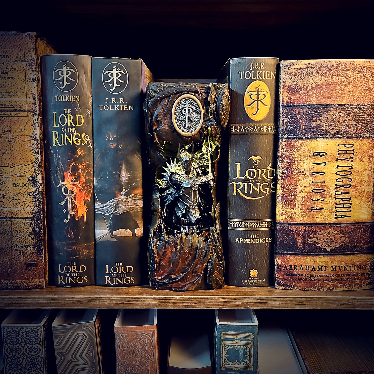 LOTR Book Nook – Handmade Diorama ( Sauron )