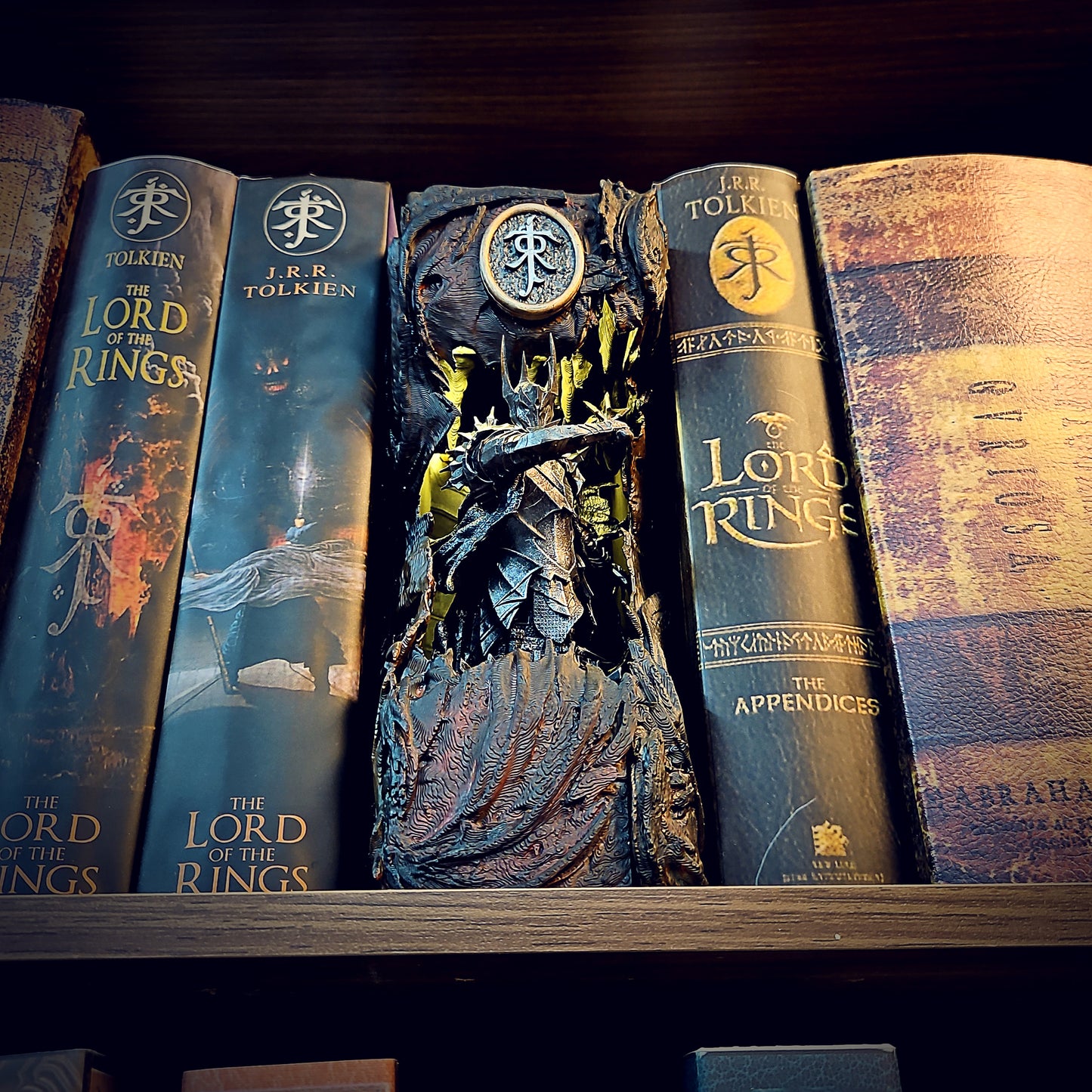 LOTR Book Nook – Handmade Diorama ( Sauron )