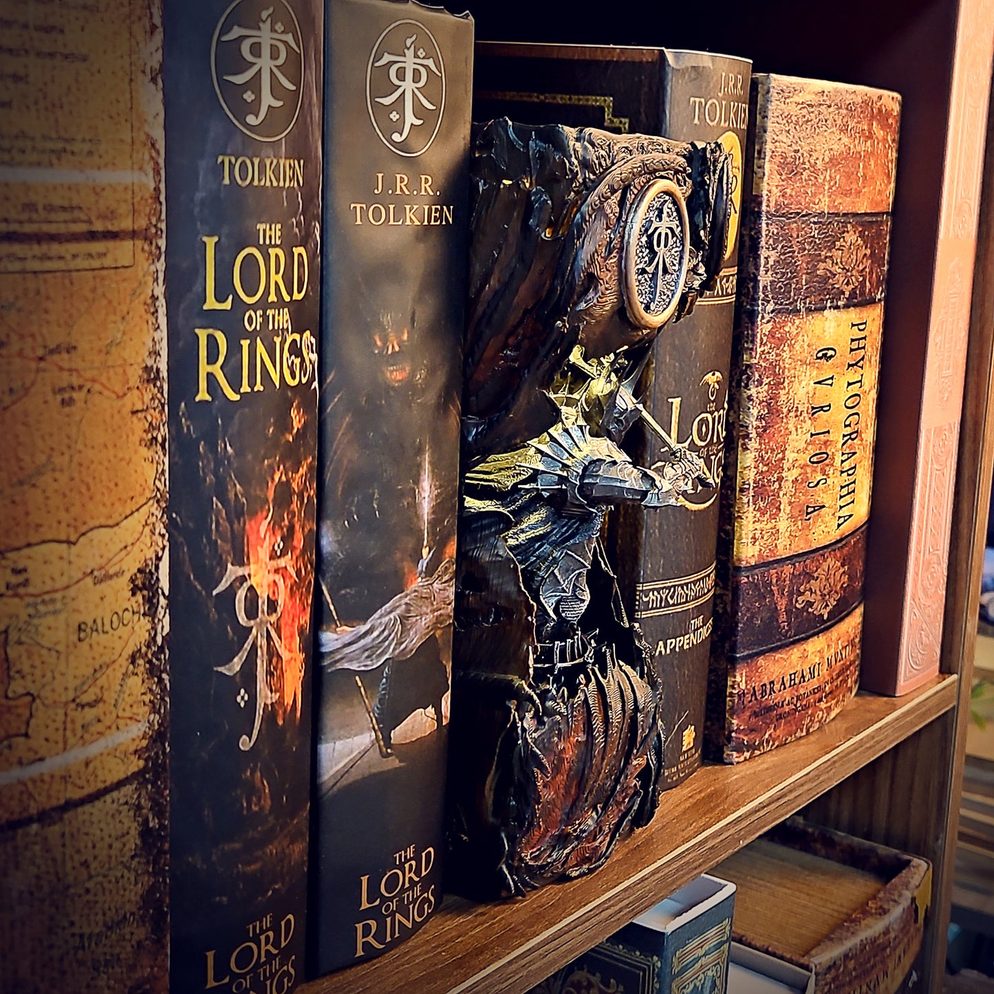 LOTR Book Nook – Handmade Diorama ( Sauron )