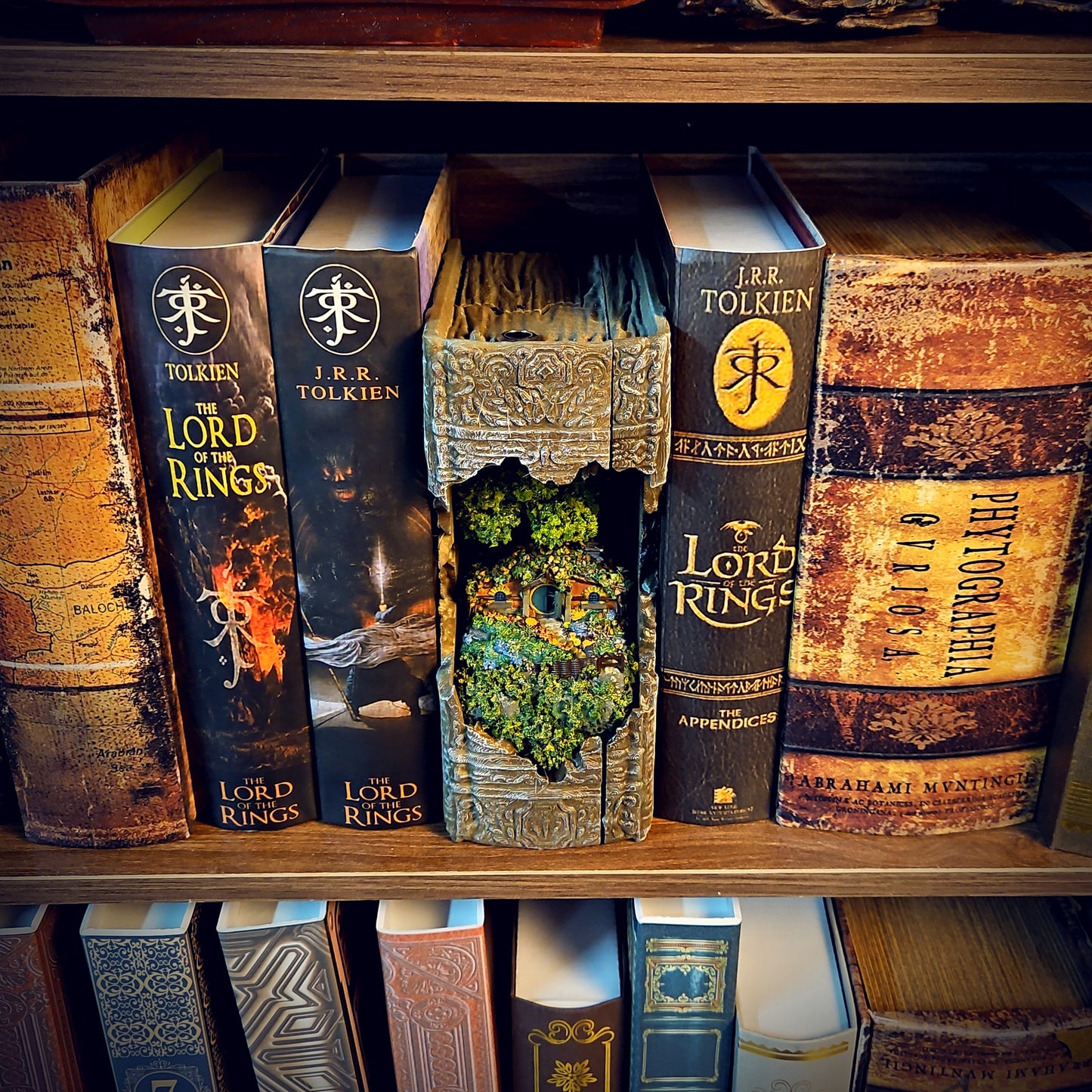 LOTR Book Nook – Handmade Diorama ( Hobbit )