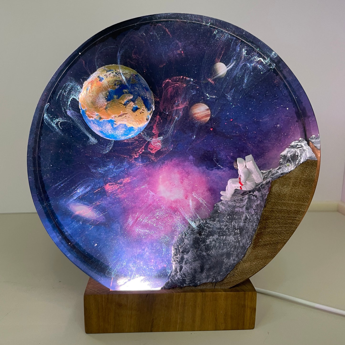 Astronaut and Earth - Epoxy Resin Lamp