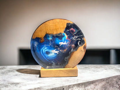 Astronaut - Epoxy Resin Lamp