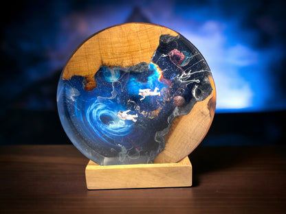 Astronaut - Epoxy Resin Lamp