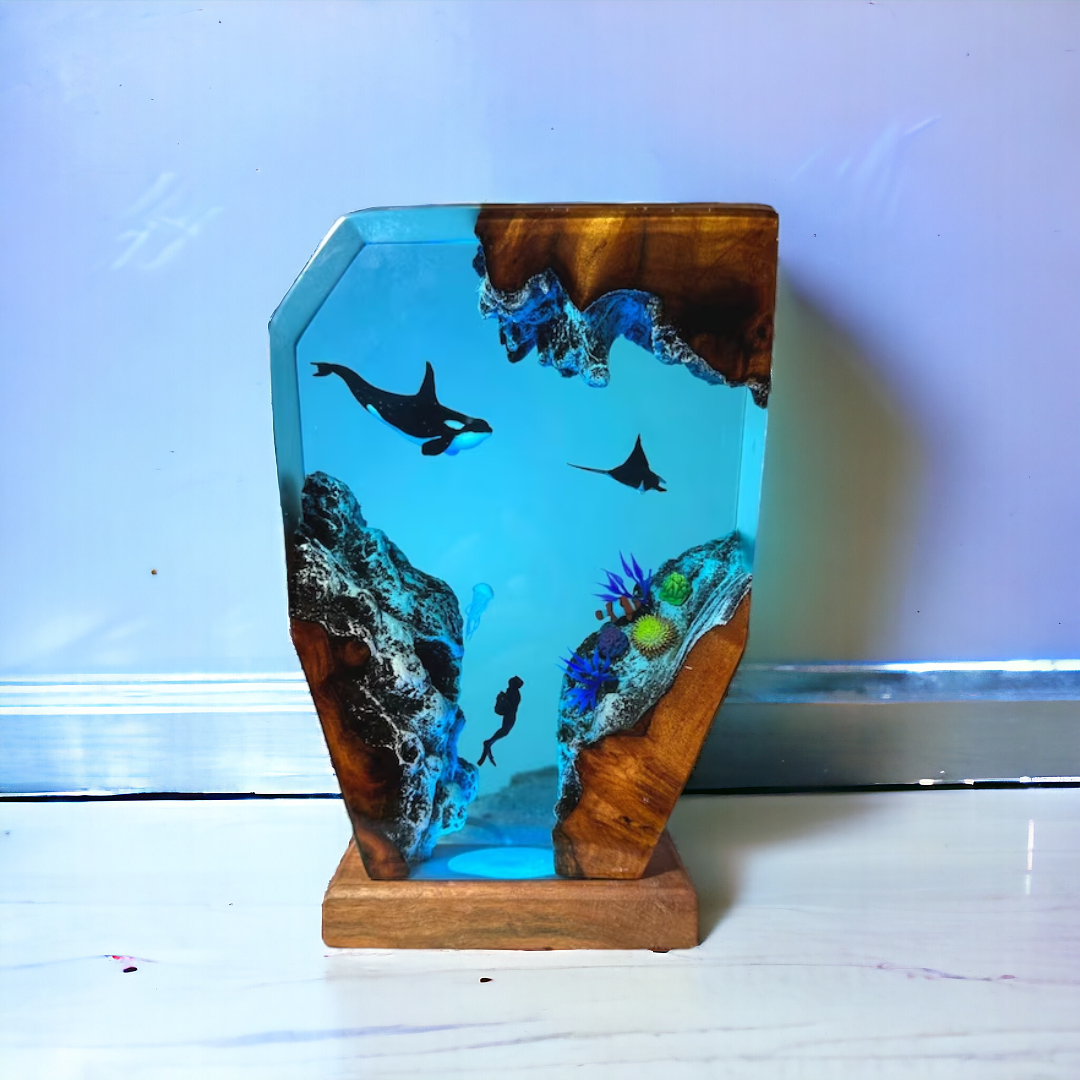 Orca killer Whale - Epoxy Resin Lamp