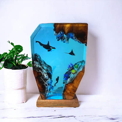 Orca killer Whale - Epoxy Resin Lamp