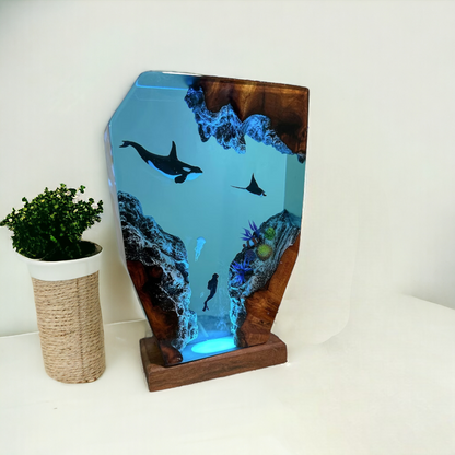 Orca killer Whale - Epoxy Resin Lamp