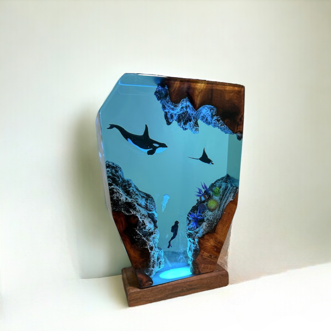 Orca killer Whale - Epoxy Resin Lamp