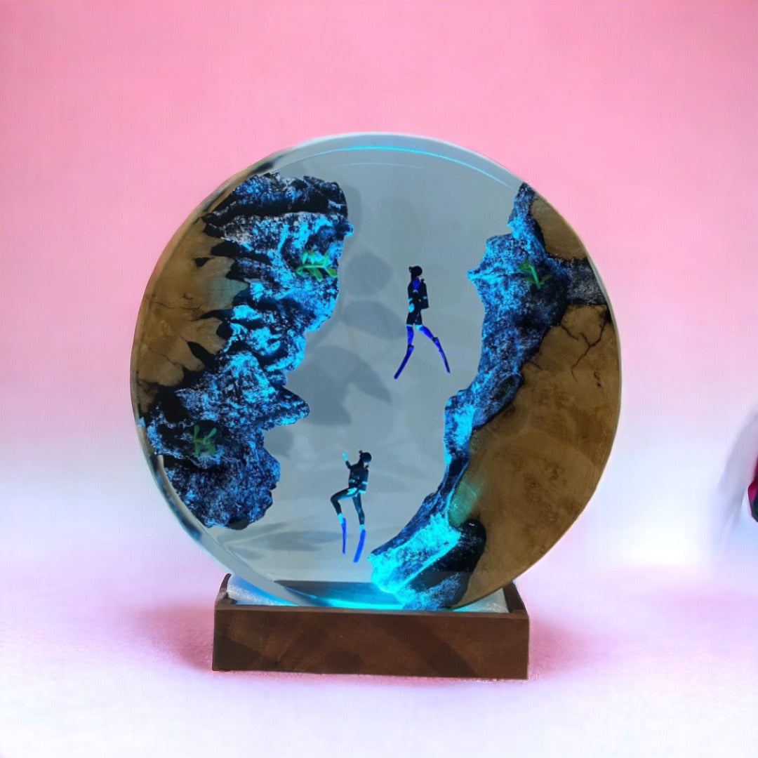 Divers - Epoxy Resin Lamp