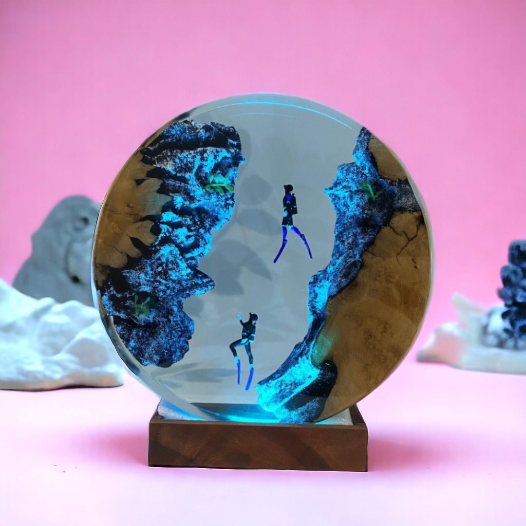 Divers - Epoxy Resin Lamp