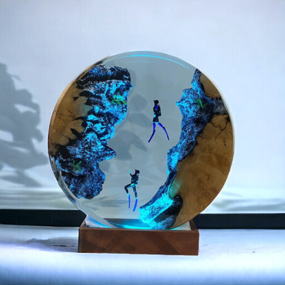 Divers - Epoxy Resin Lamp