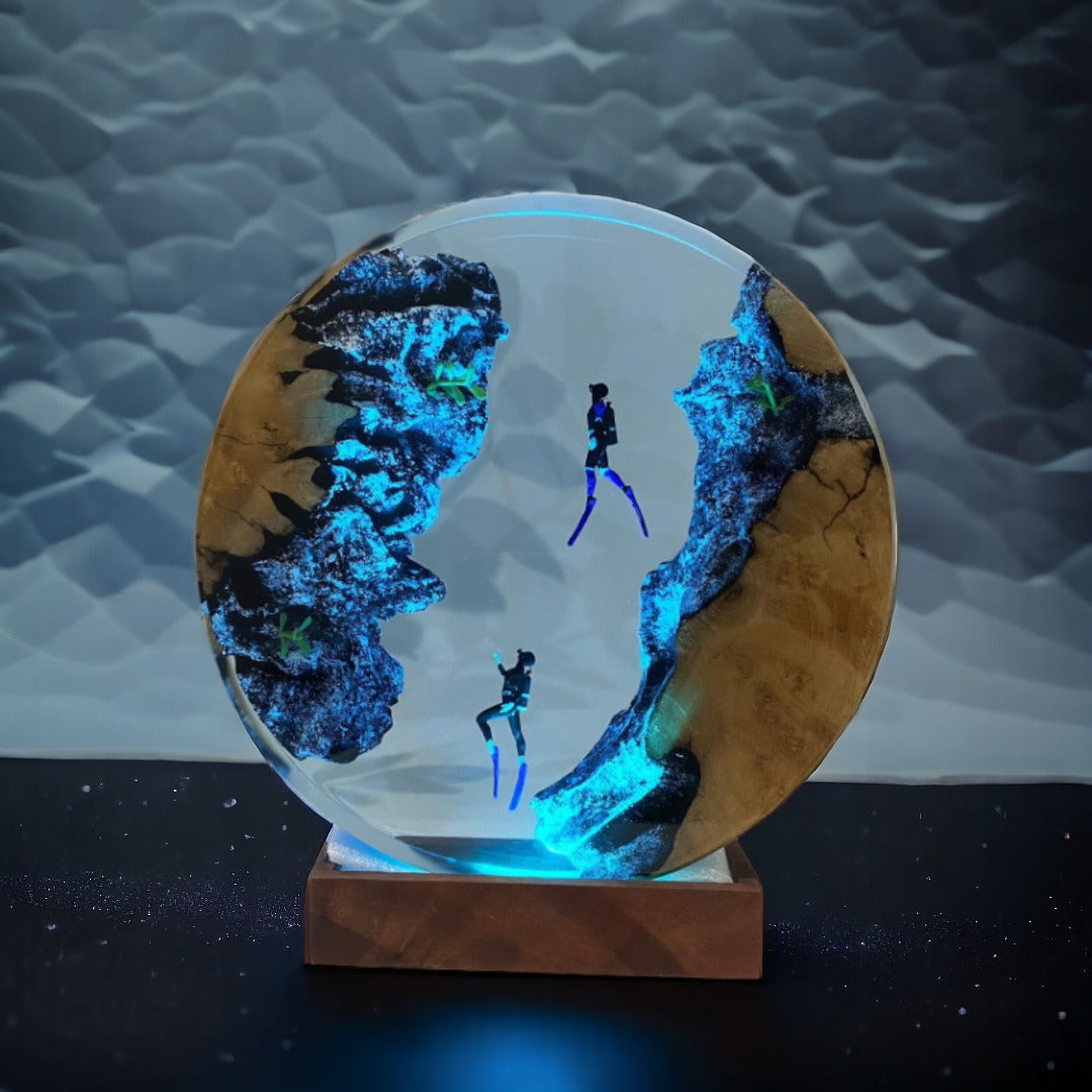 Divers - Epoxy Resin Lamp