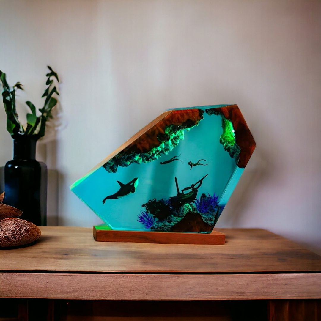 Orca Killer Whale - Epoxy Resin Lamp