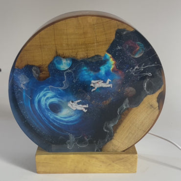 Astronaut - Epoxy Resin Lamp