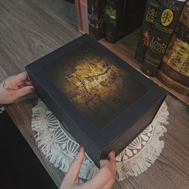 LOTR Book Nook – Handmade Diorama ( Golum )