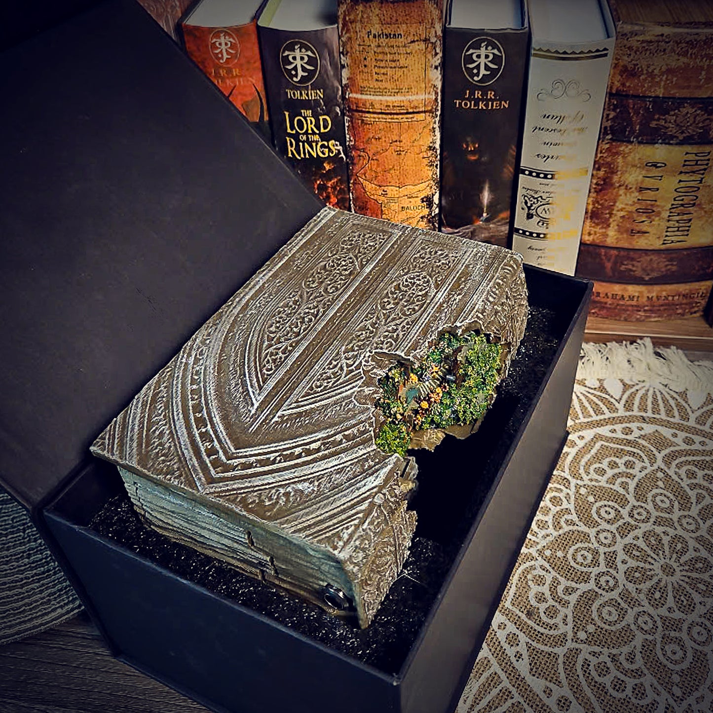 LOTR Book Nook – Handmade Diorama ( Hobbit )