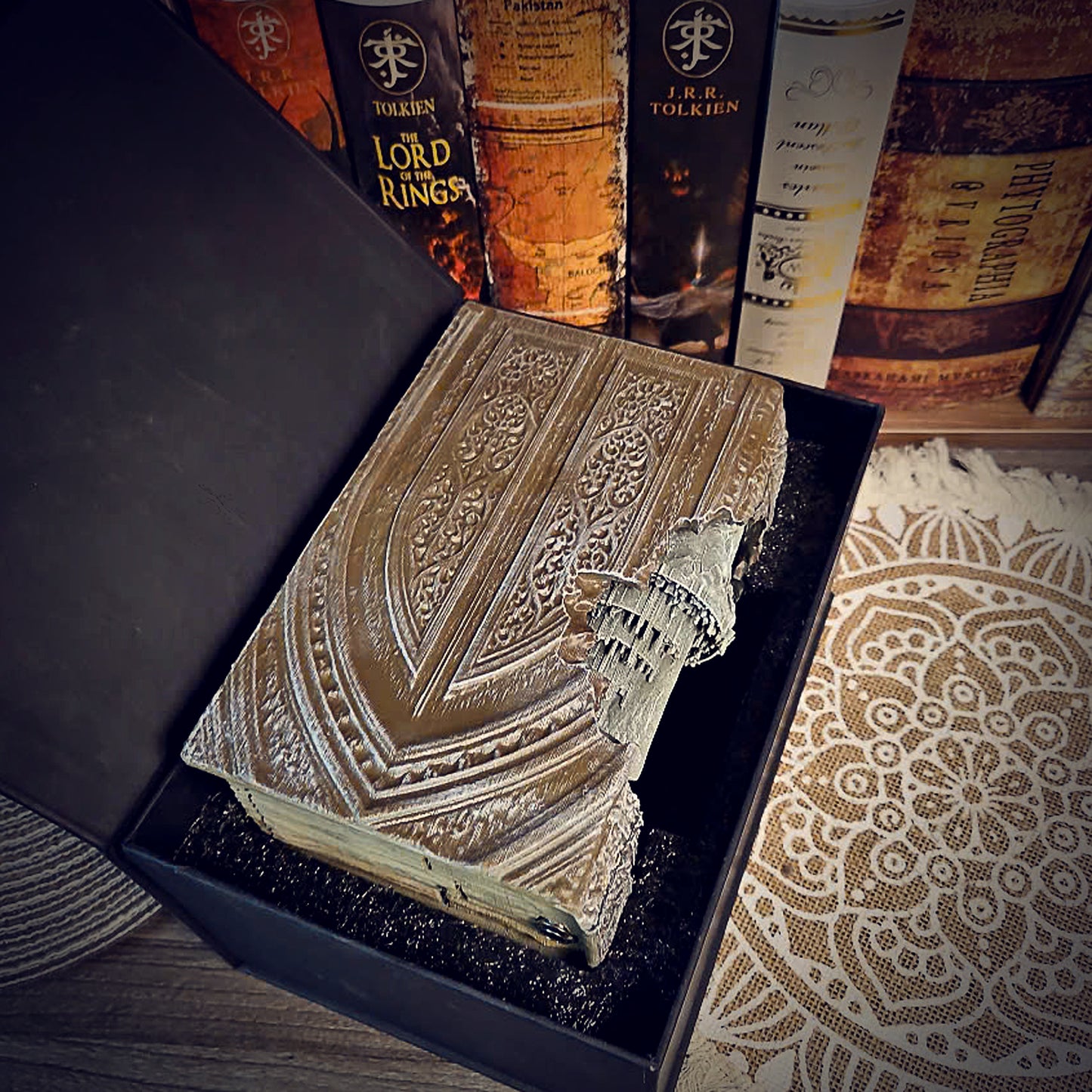 LOTR Book Nook – Handmade Diorama ( Minas Tirith )